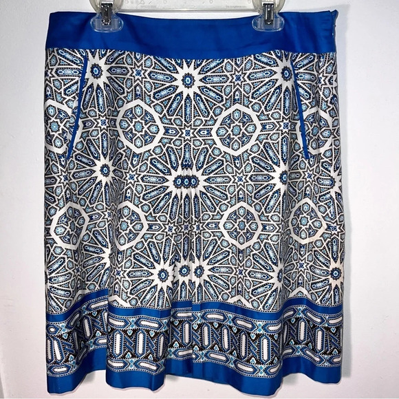 Ann Taylor,4, pleated slant pockets geometric print solid contrast waist and hem - Picture 1 of 7